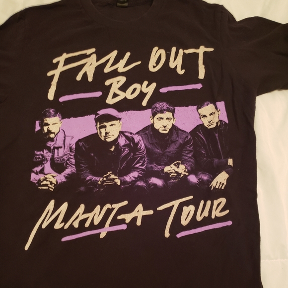 🎸 Fall Out Boy Mania Tour T-Shirt 🎸 - Picture 2 of 5